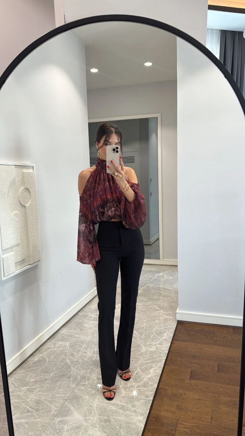 HIGH-WAISTED, FLARED, FLAG-LEGGED TROUSERS