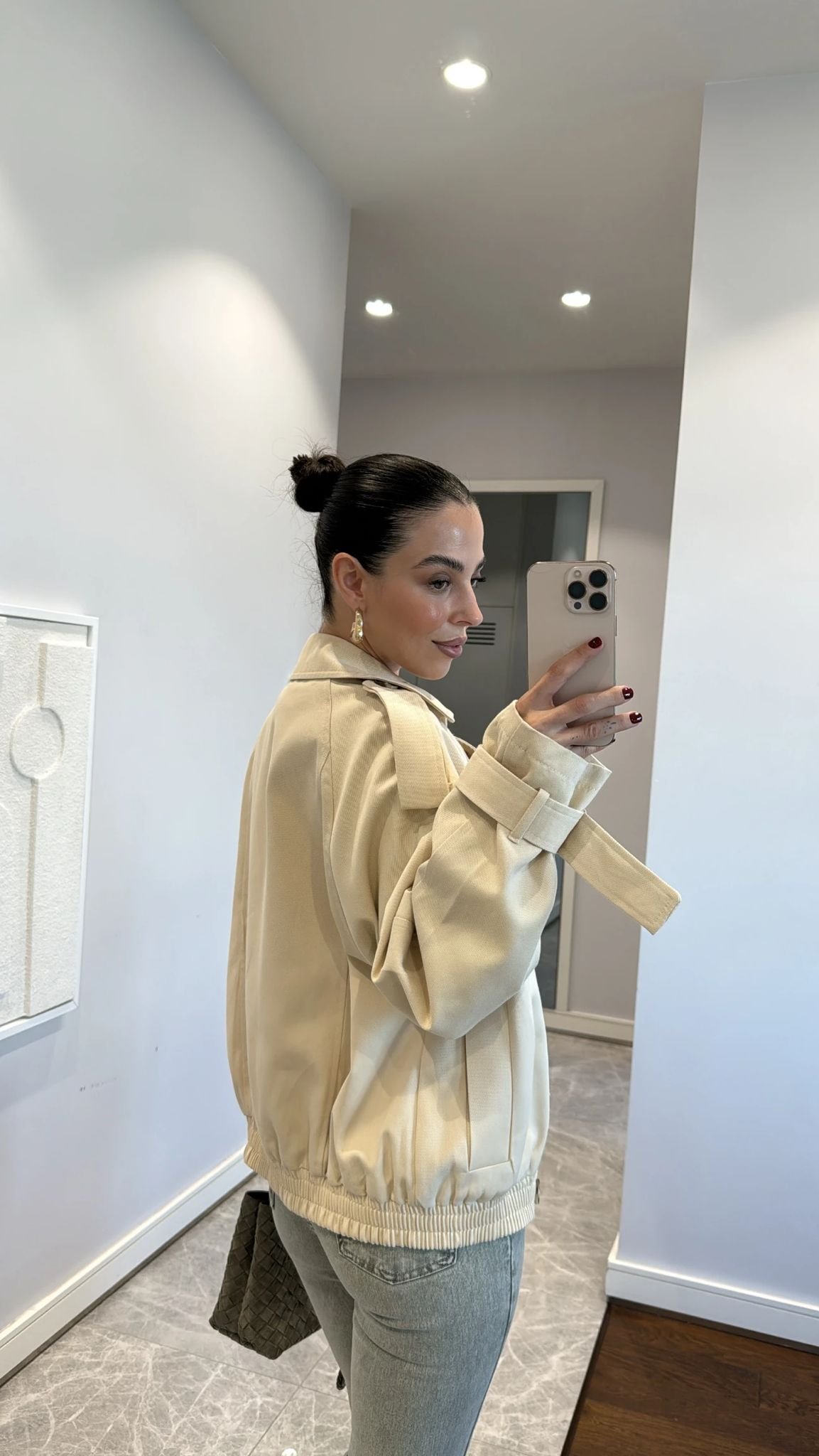 CREAM YAKASI FUR DETAIL TRENCHCOAT - Image 4