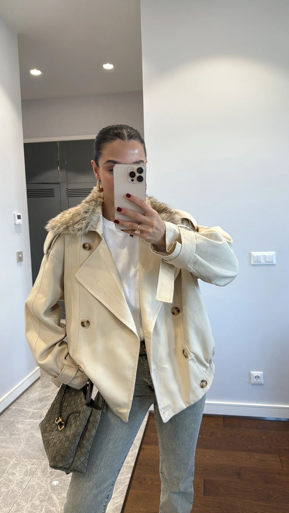 CREAM YAKASI FUR DETAIL TRENCHCOAT - Image 2