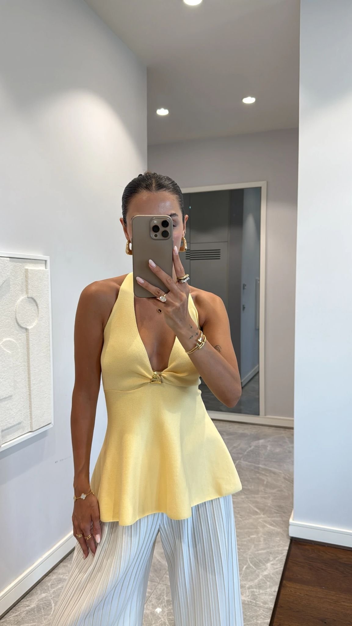 Low-Cut Gold Detailed Blouse - Image 7