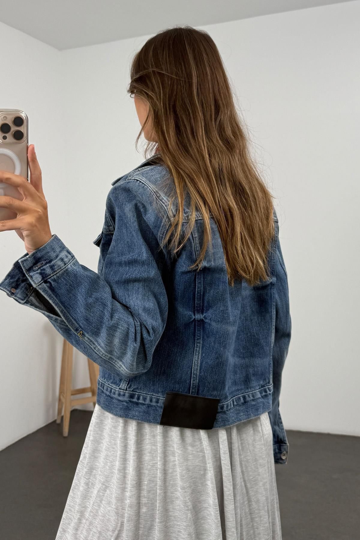 Blue Fitted Classic Denim Jacket - Image 2