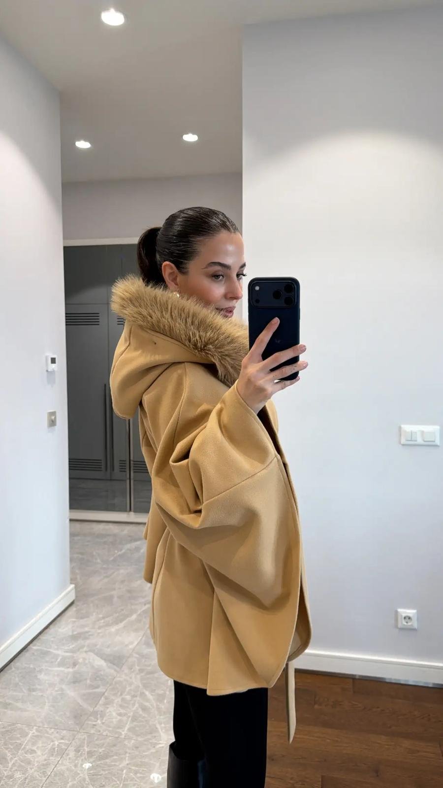 FUR DETAILED BELTED CACHET PONCHO - Image 2