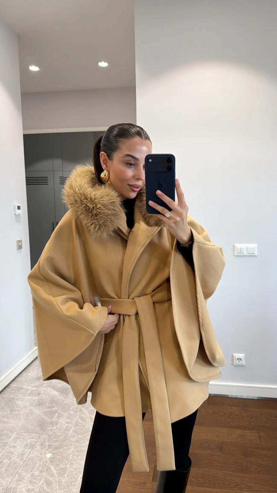 FUR DETAILED BELTED CACHET PONCHO - Image 4