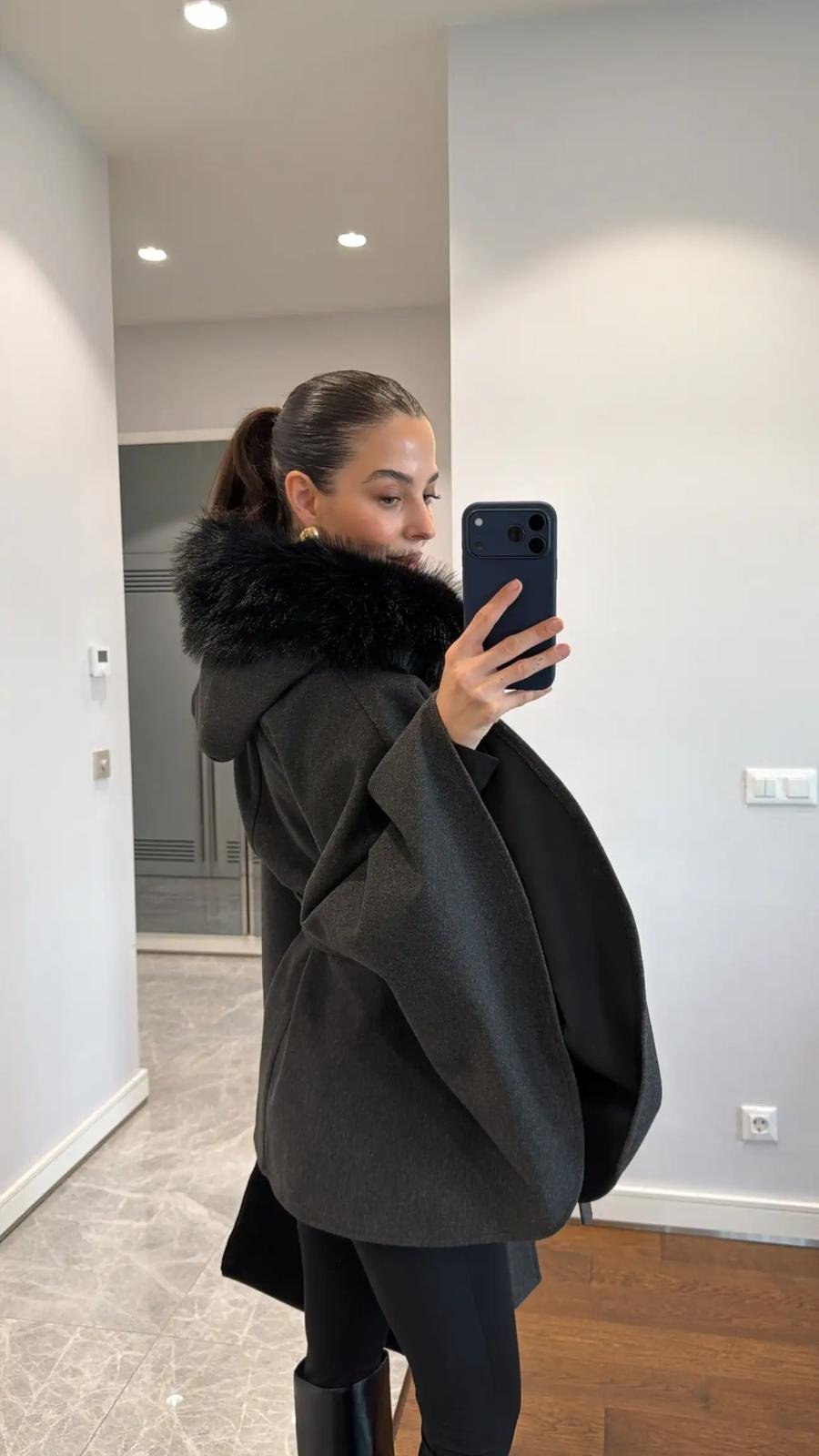 FUR DETAILED BELTED CACHET PONCHO - Image 9