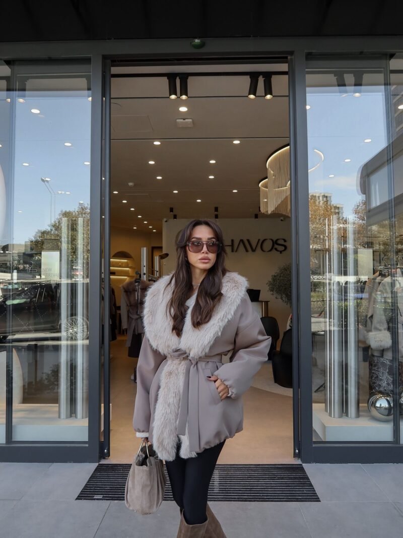 BUFF COLLAR COAT WITH FUR BELT