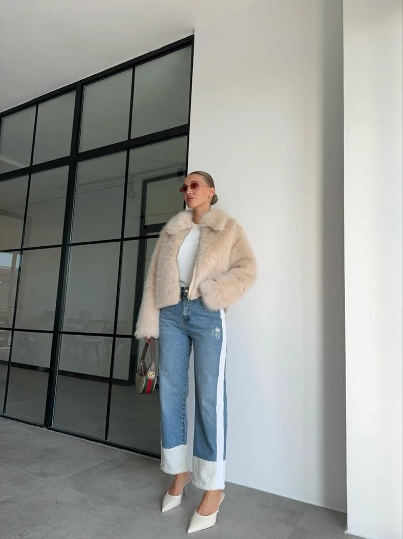 BLUE JEANS WITH PLUSH DETAILED DESIGN ON THE LEG