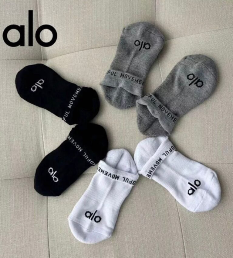 Alo Yoga ballerina socks
