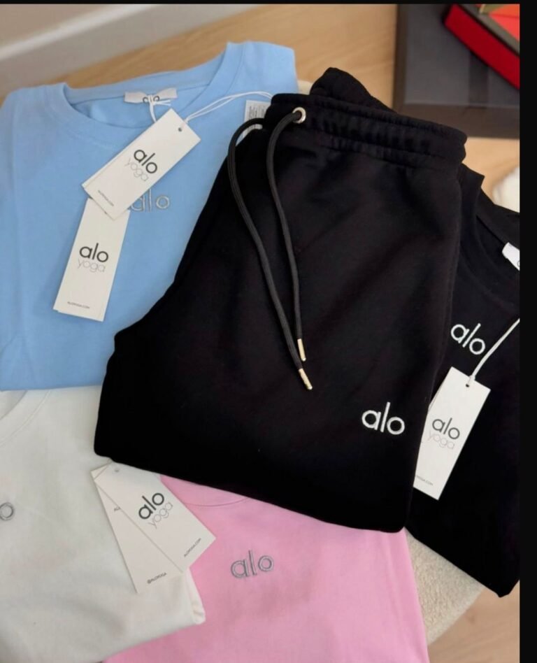 Alo yoga black fleeced sweatpants