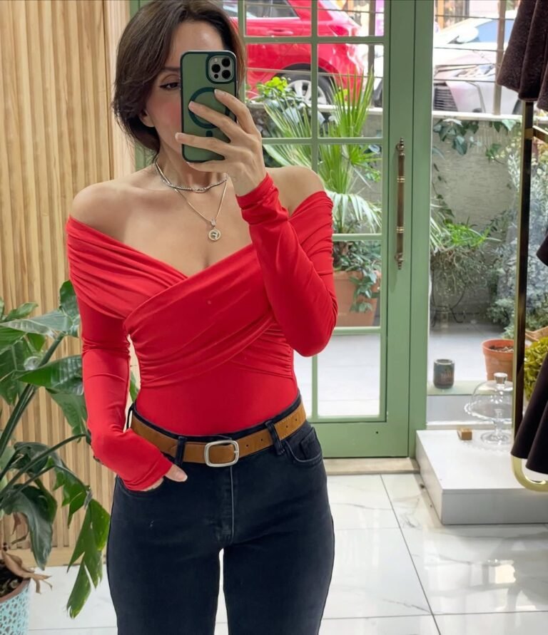 Elegance Off-Shoulder Bodysuit Versatile - Red