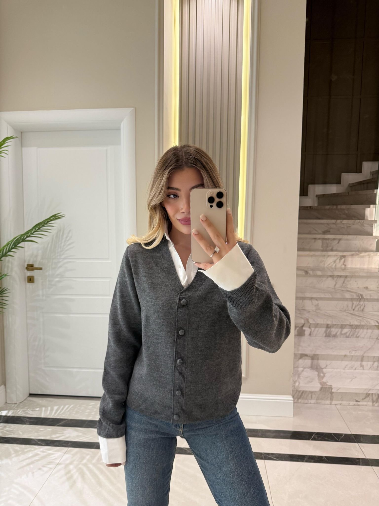 White Shirt Collar Cardigan - Image 3