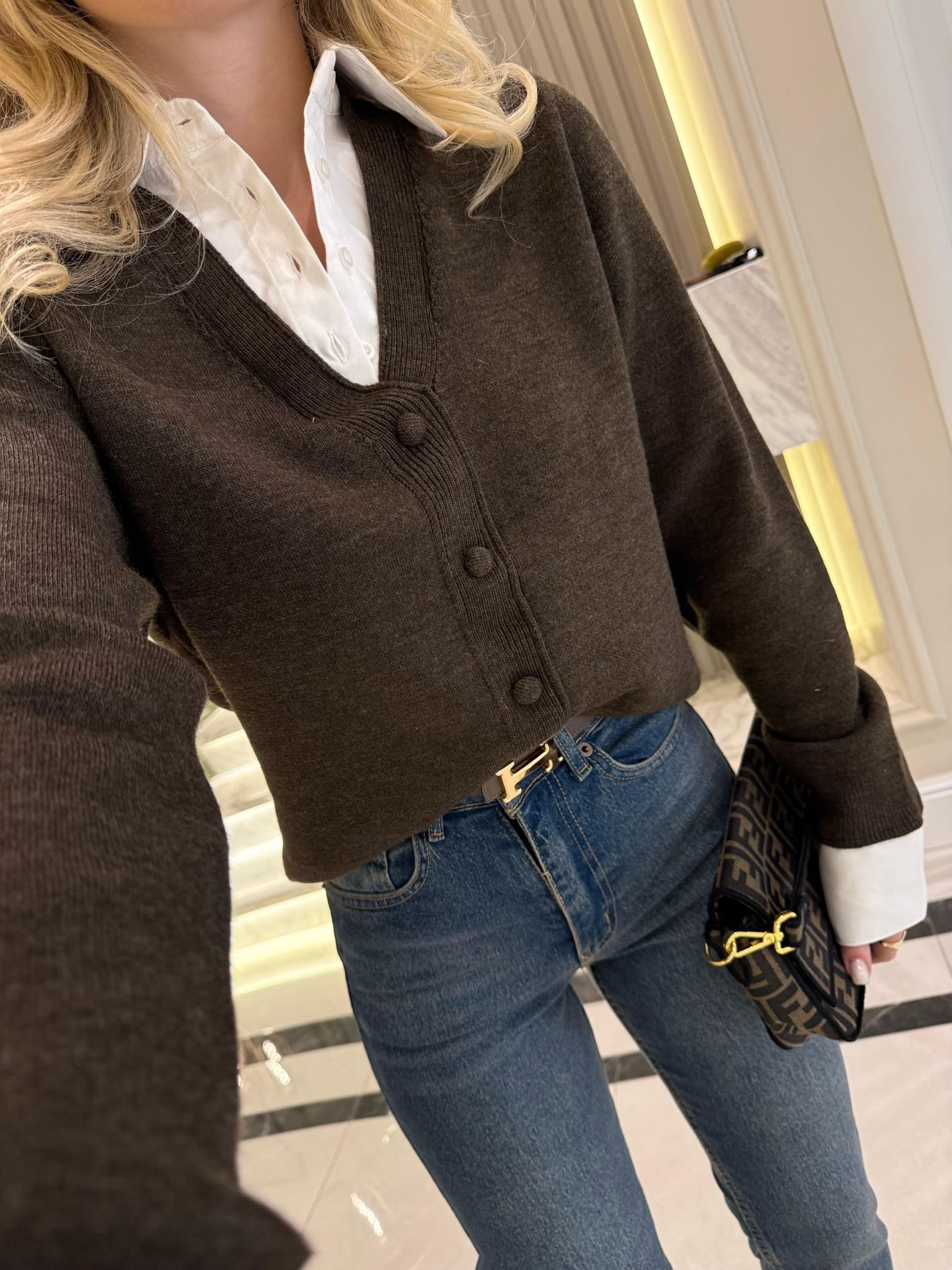 White Shirt Collar Cardigan - Image 10