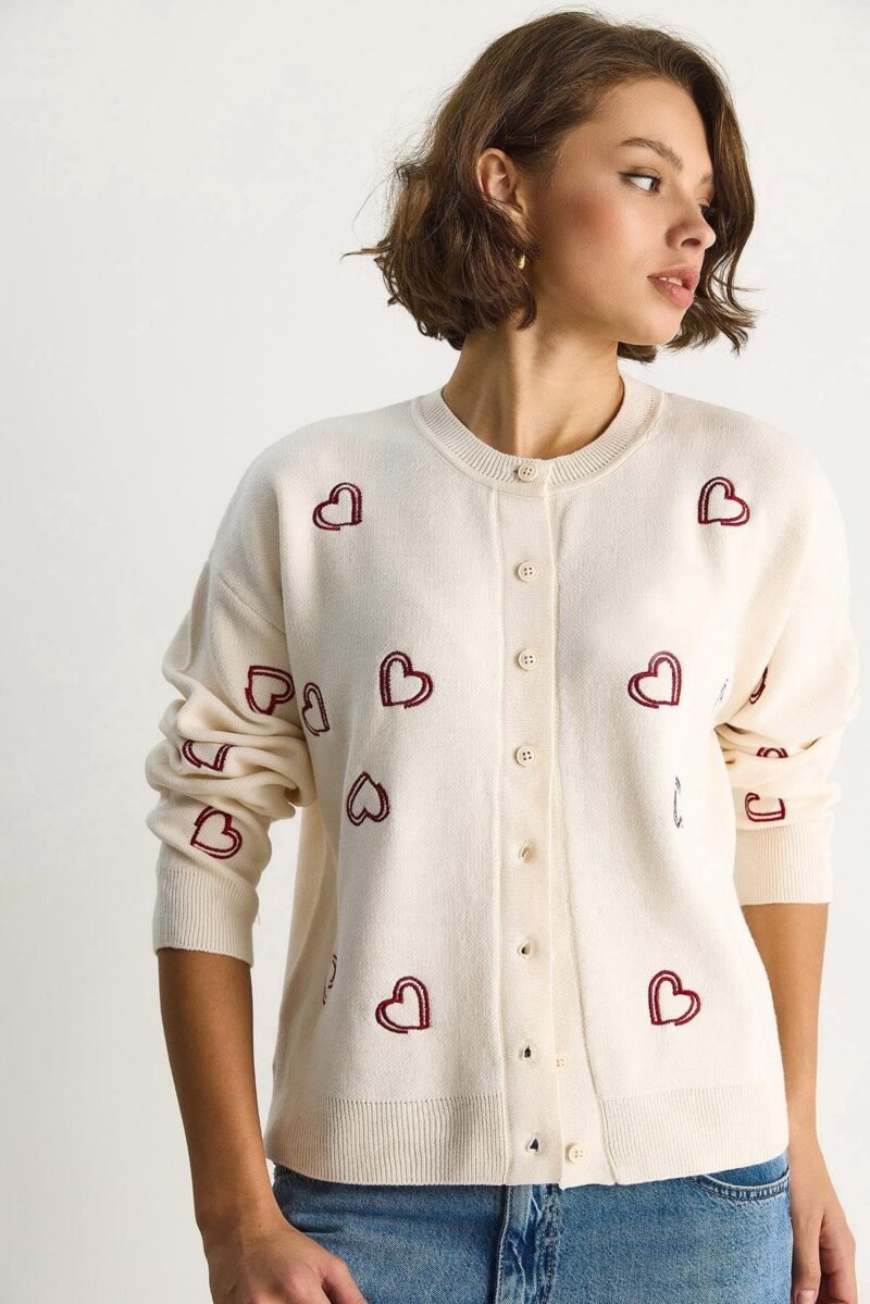 Women's Heart Embroidered Crew Neck Knitted Cardigan