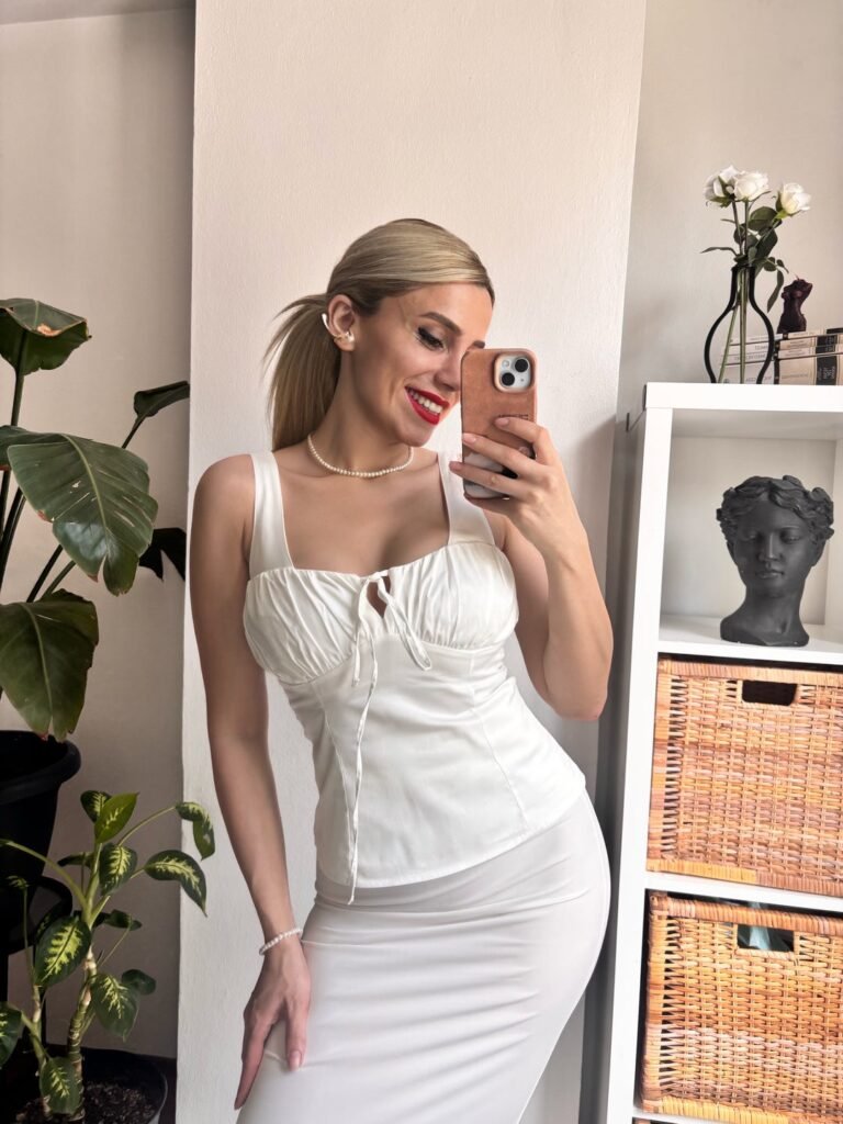 WHITE STRAPLESS BLOUSE