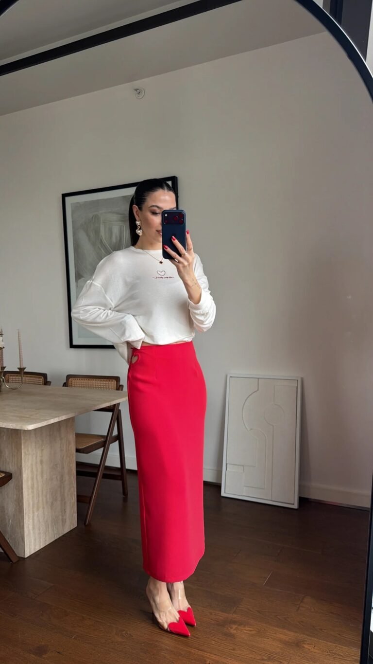 LONG SKIRT WITH HEART DETAIL - RED