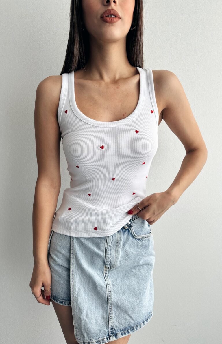 Dilvin Red Heart Embroidered Crop Top