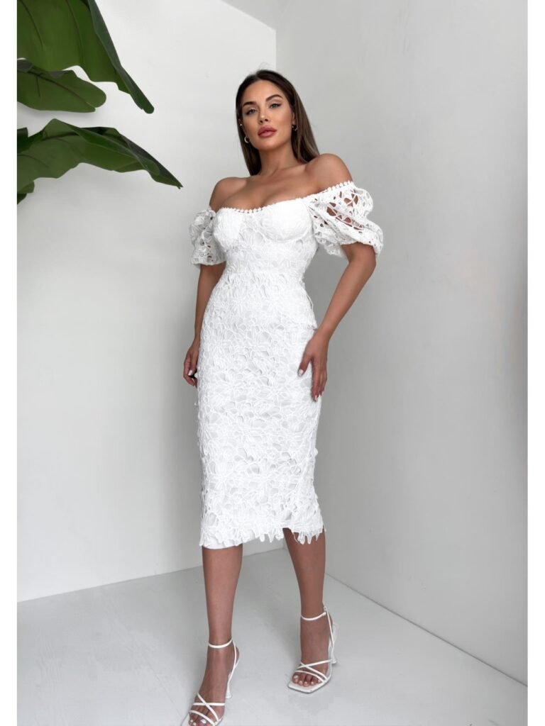 WHITE LOW-CUT LACE DESIGN DRESS
