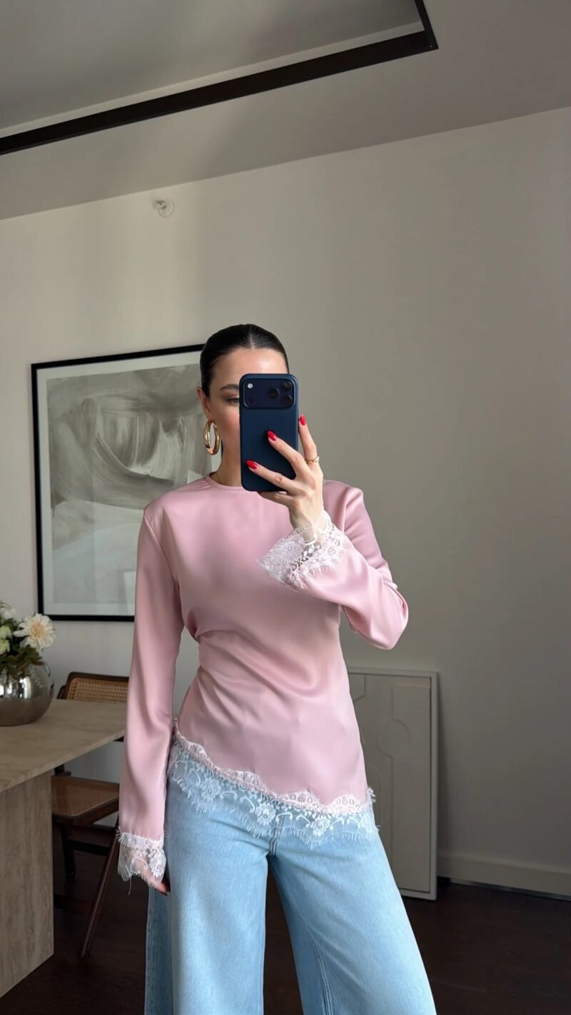 ASYMMETRICALLY DETAILED SATIN SHIRT - baby pink