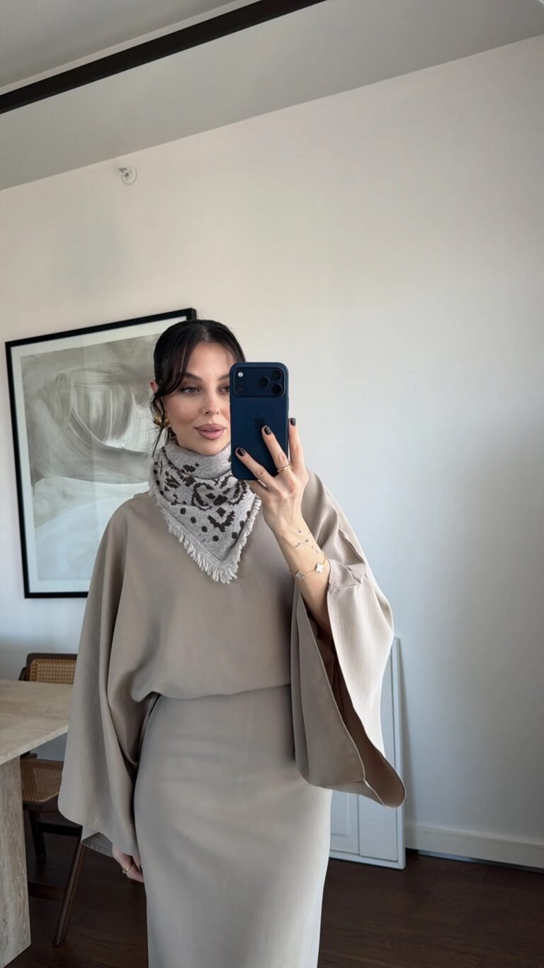 PATTERNED KNITTED SHAWL