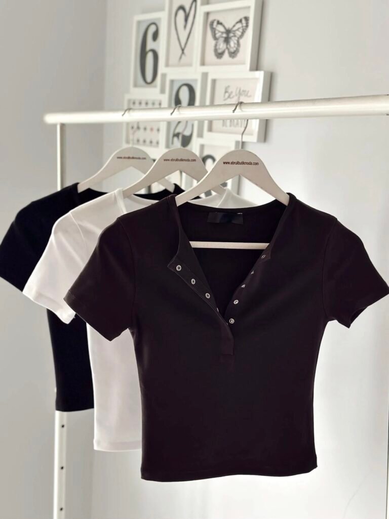 White Snap Button Short-Sleeved bluz