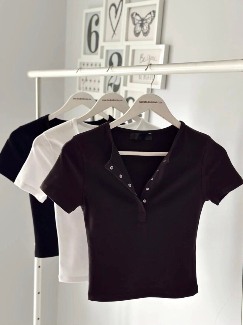 White Snap Button Short-Sleeved bluz