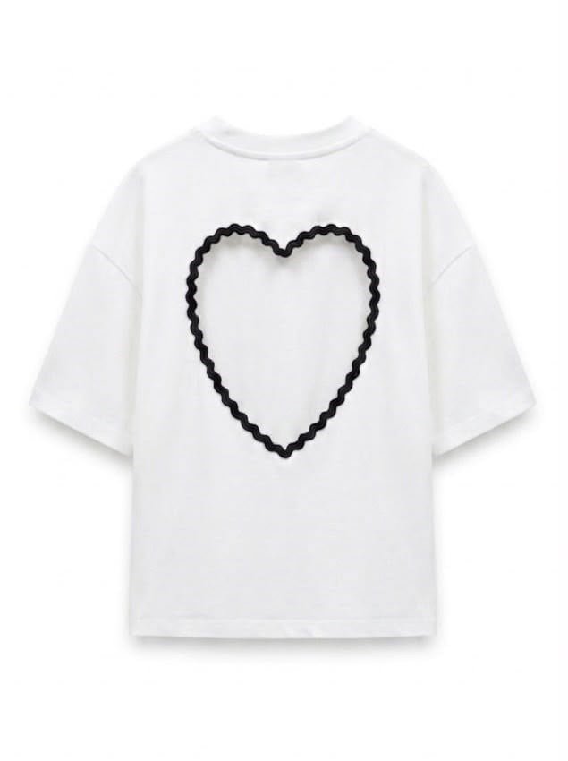 ECRU BLACK HEART DECOLLETE BACK T-SHIRT