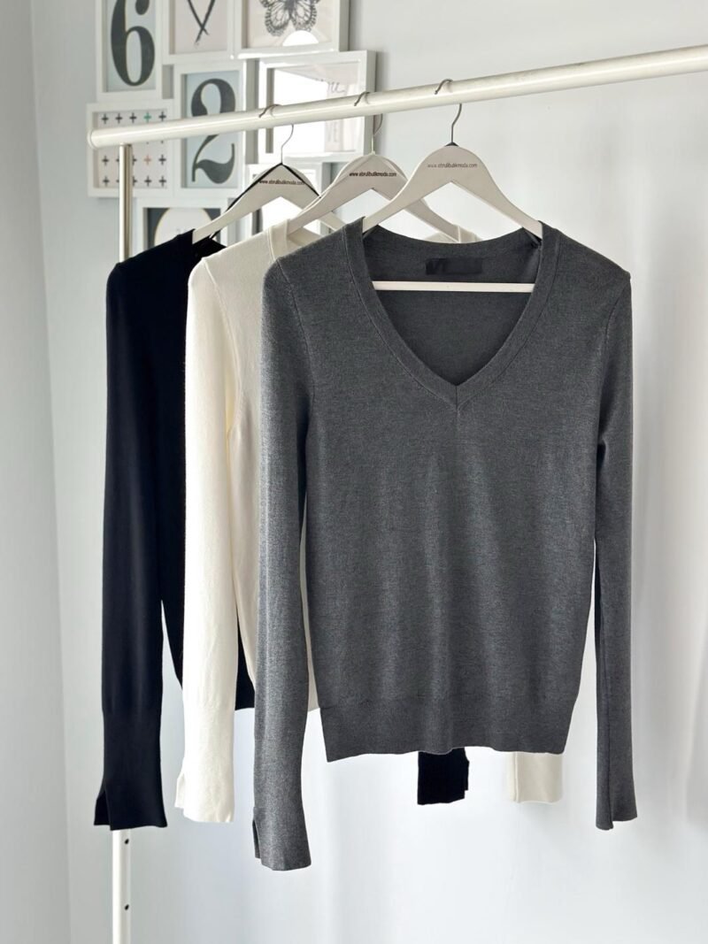 Dilvin Sweater with V-Neck and Slit Sleeves